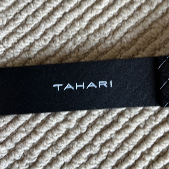 Tahari leather black belt. Brand new. Silver hardware. Size M - Picture 3 of 6
